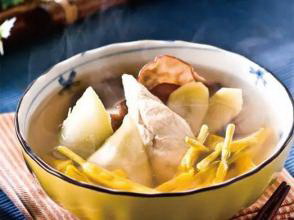 黄耆茯苓鸡汤的做法